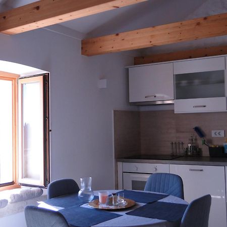 Heritage Apartments Kyra & Fox In Pitve, Hvar ภายนอก รูปภาพ